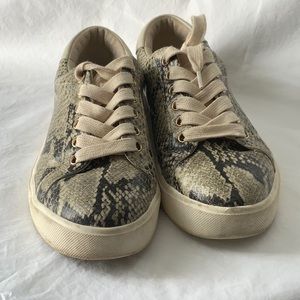 Sam Edelman snake print sneakers size 6